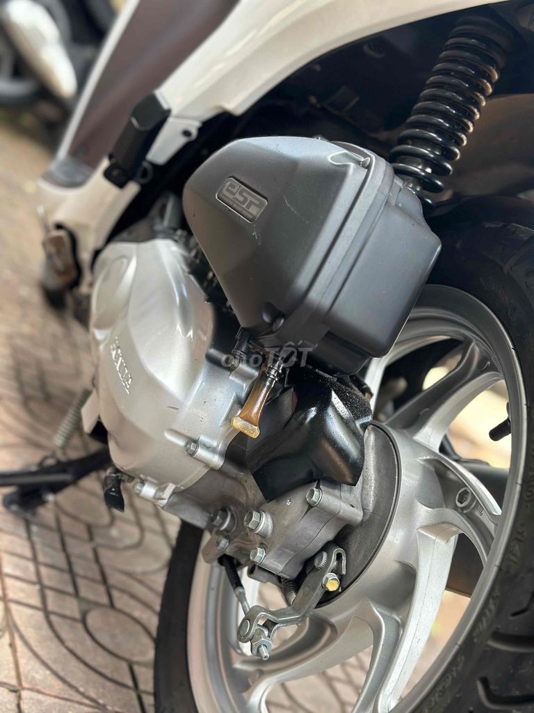 Honda Vision 2018 màu Trắng. Mua bán Xe máy tại Thành phố Pleiku Gia Lai được đăng bởi Xe Máy Nguyễn Vũ Gialai hình 6