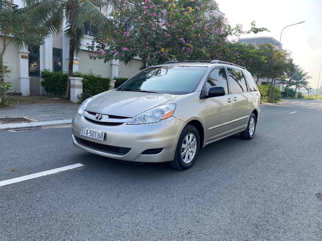 Toyota Sienna 2008 ( cực đẹp ) 2 cửa lùa tự động