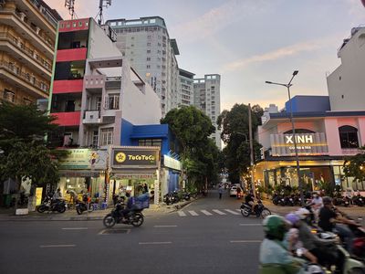 Căn hộ 45 m² · 1 PN · 8x Đầm Sen