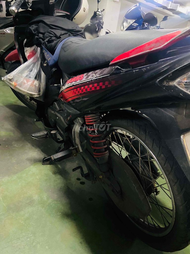 Xe gia đình dư để lại. Mua bán Xe máy tại Quận 1 Tp Hồ Chí Minh được đăng bởi Khiêm hình 4