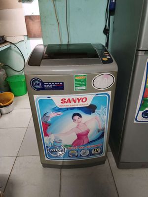 Cần bán máy giặt Sanyo 7 kg còn xài rất tốt