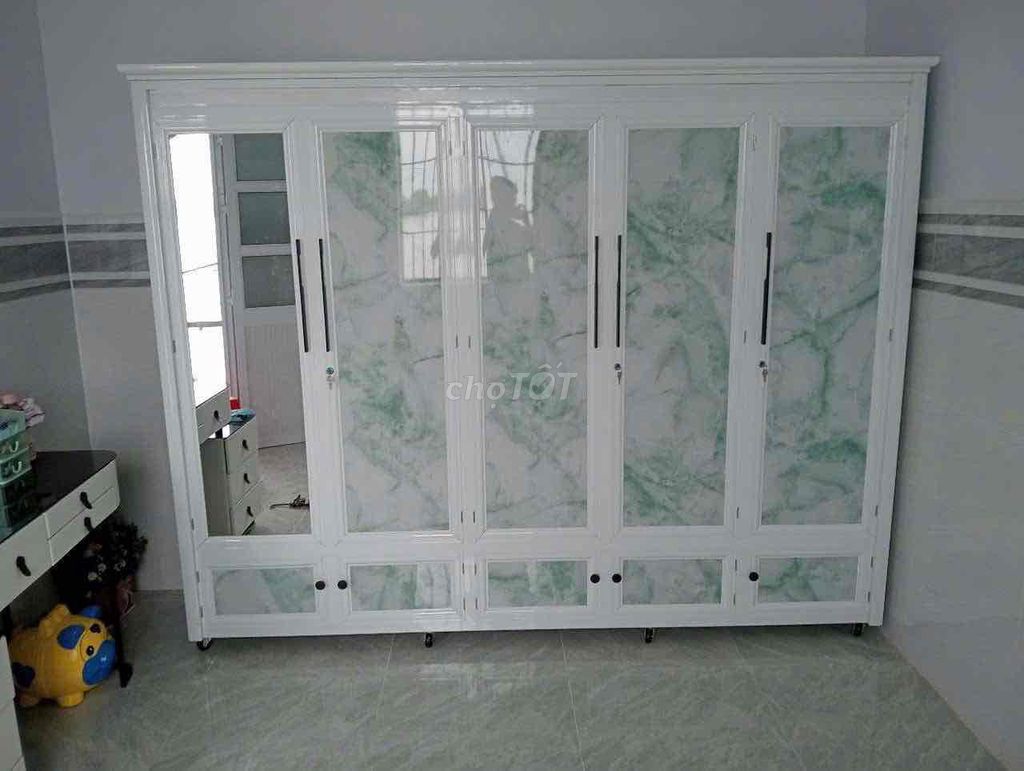 Tủ quần áo nhôm kính hiện đại. Mua bán Tủ, kệ gia đình tại Huyện Chợ Mới An Giang được đăng bởi Đặng Hiếu Thạnh hình 1
