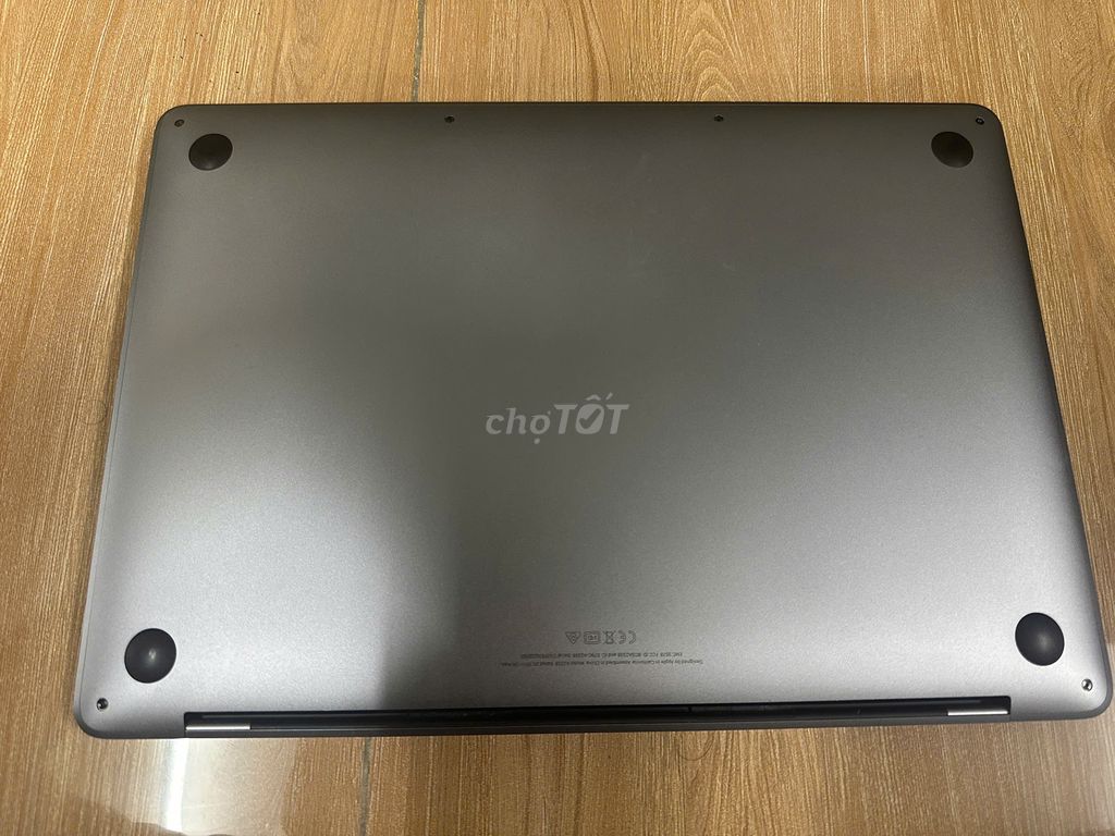 MacBook Pro M1 (2020) – 8GB RAM / 256GB SSD