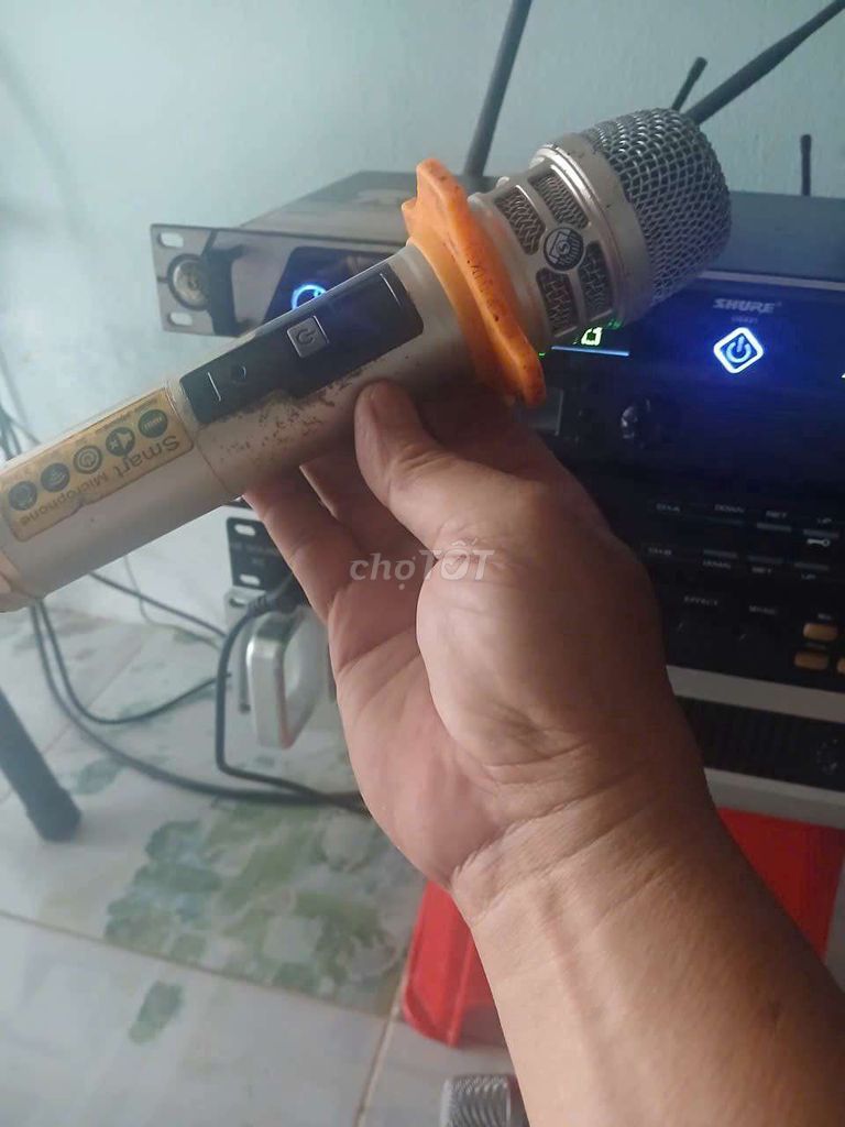 Micro không dây Shure 21 . Mua bán Tivi, Âm thanh tại Quận Ninh Kiều Cần Thơ được đăng bởi châu hoàng hình 1