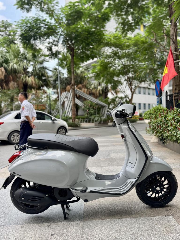 VESPA SPRINT Tặng Dầu Máy,Dầu Láp,Quạt Xoay Gió. Mua bán Xe máy tại Quận Cầu Giấy Hà Nội được đăng bởi minh khang hình 3