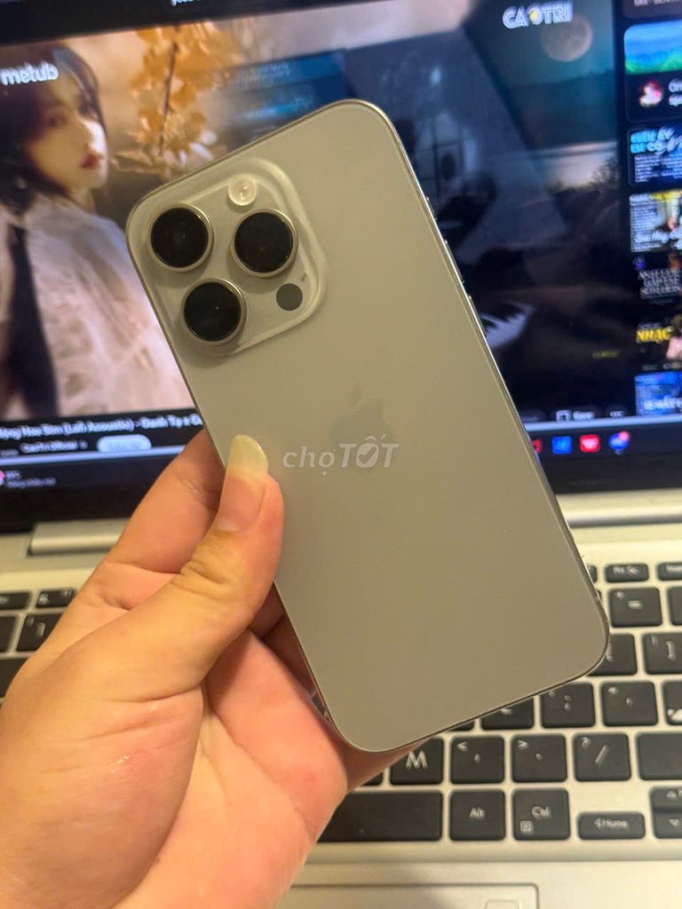 🥰ip 15 pro quốc tế 256gb zin thay pin new ko báo. Mua bán Điện thoại tại Quận Thanh Xuân Hà Nội được đăng bởi Thành Vũ Mobile hình 1
