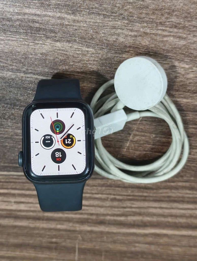 Apple Watch Series 5 40mm. Mua bán Thiết bị đeo thông minh tại Thị xã Phú Mỹ Bà Rịa - Vũng Tàu được đăng bởi Kitty hình 1