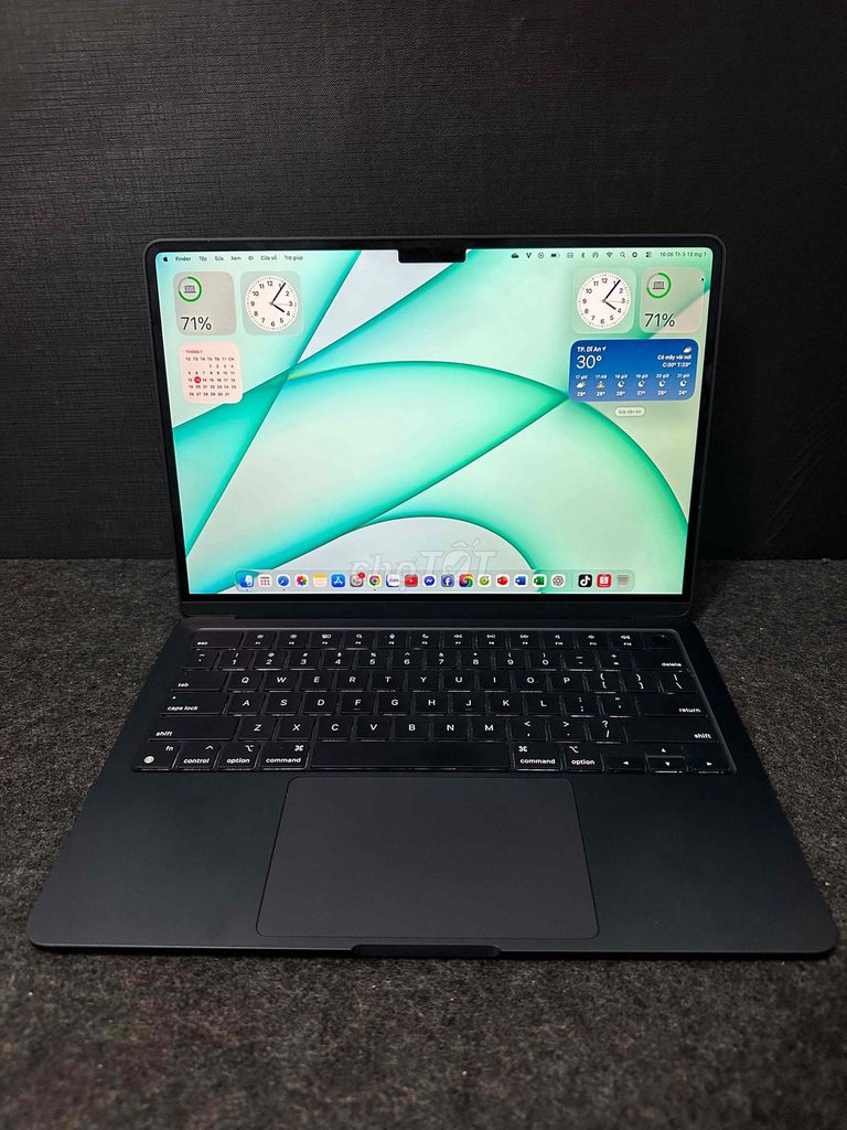 Apple Macbook Air M2 16GB/256GB Đen. Mua bán Laptop tại Thành phố Dĩ An Bình Dương được đăng bởi Tuấn Tuấn hình 1