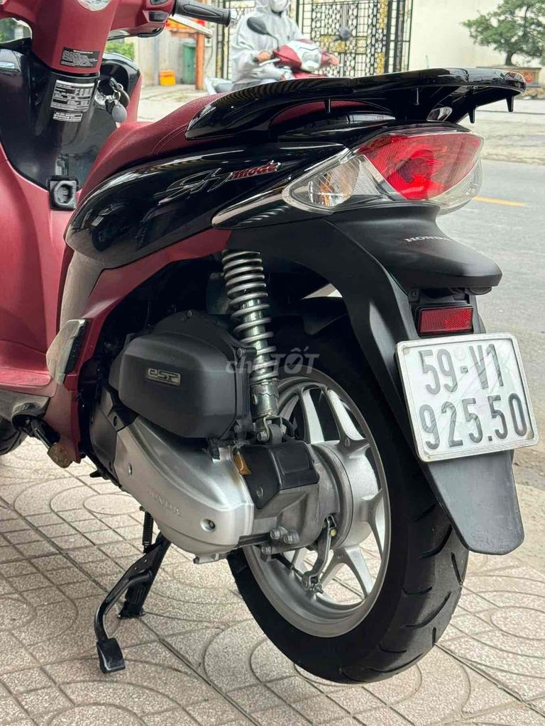 Хонда Шмоде-125 2013 красная, черная