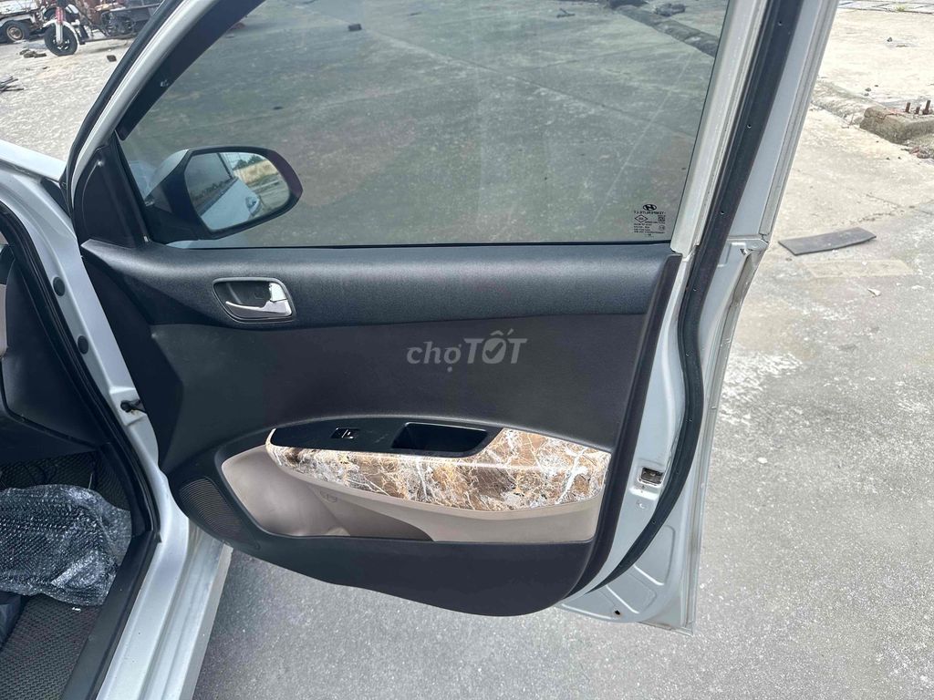 Hyundai Grand i10 2014 1.0 Base - 13000 km. Mua bán Ô tô tại Quận Hà Đông Hà Nội được đăng bởi bình hình 8