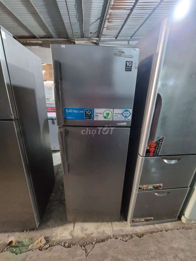 Thanh lý tủ lạnh inverter SAMSUNG 272 lít chạy tốt