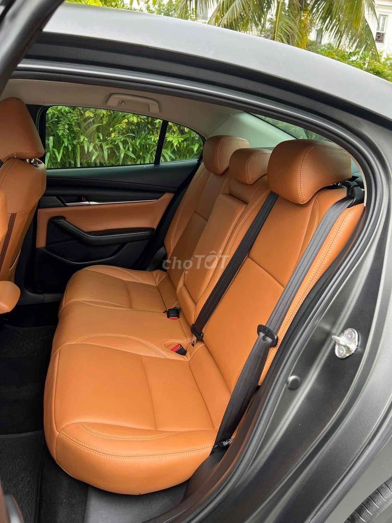 Mazda 3 2020 1.5L Deluxe - 64000 km. Mua bán Ô tô tại Quận Long Biên Hà Nội được đăng bởi Trang Gala hình 8
