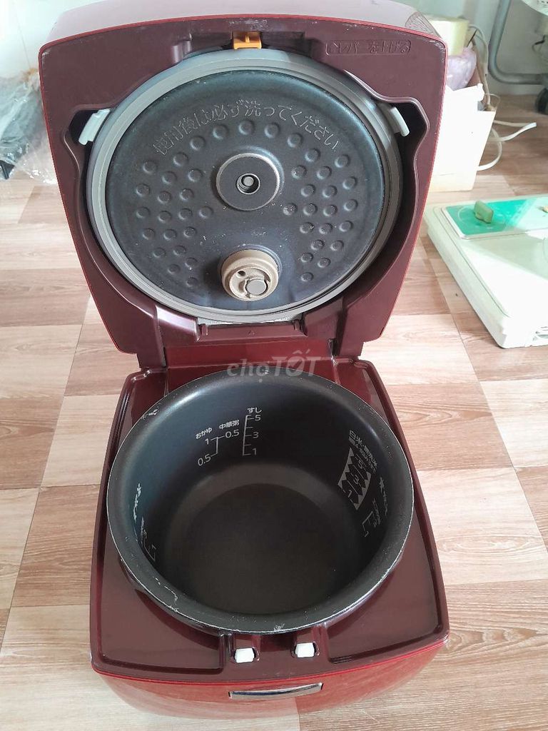 Nồi cơm điện Mitsubishi NJ-V10J-RB 1L. Mua bán Bếp, lò, đồ điện nhà bếp tại Huyện Xuân Lộc Đồng Nai được đăng bởi Quoc hình 1