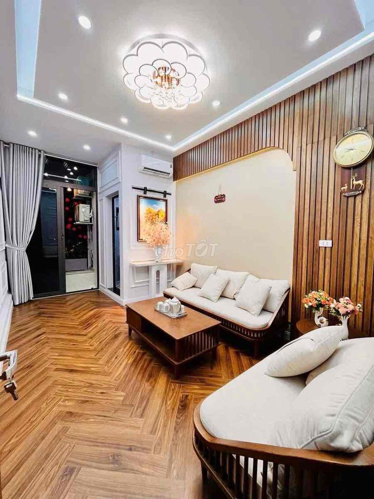 Trường Chinh , nhà 6T thang máy, 10m ra mặt phố , khu phân lô vip,39m2