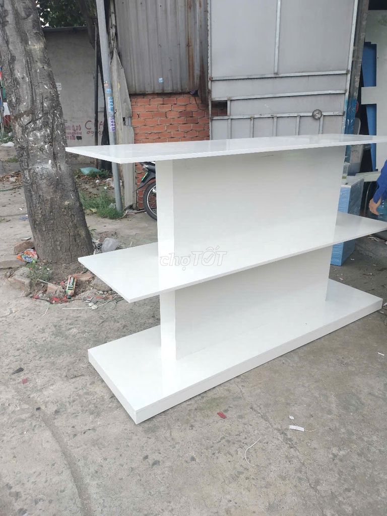 Kệ gỗ MDF trắng D2000xR600xC1200mm x 3 tầng. Mua bán Tủ, kệ gia đình tại Thành phố Thủ Dầu Một Bình Dương được đăng bởi Oanh hình 1