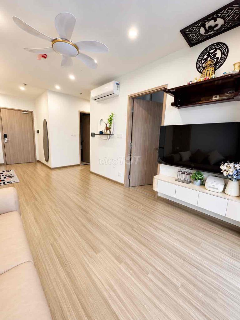Срочно 2 спальни 2 санузла SA1 55м с мебелью Vinhomes Smart City