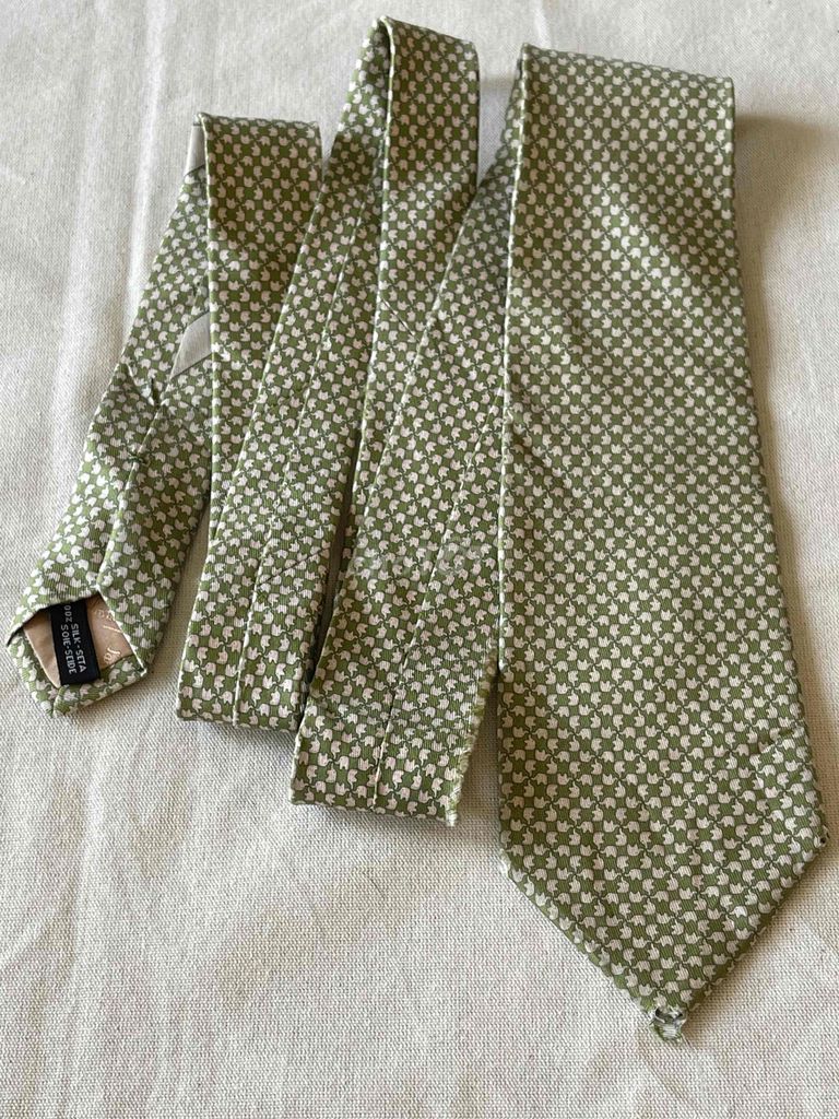 Cà vạt Salvatore Ferragamo Nam xanh pastel. Mua bán Phụ kiện thời trang khác tại Thành phố Thủ Đức Tp Hồ Chí Minh được đăng bởi Phương Thảo  hình 1