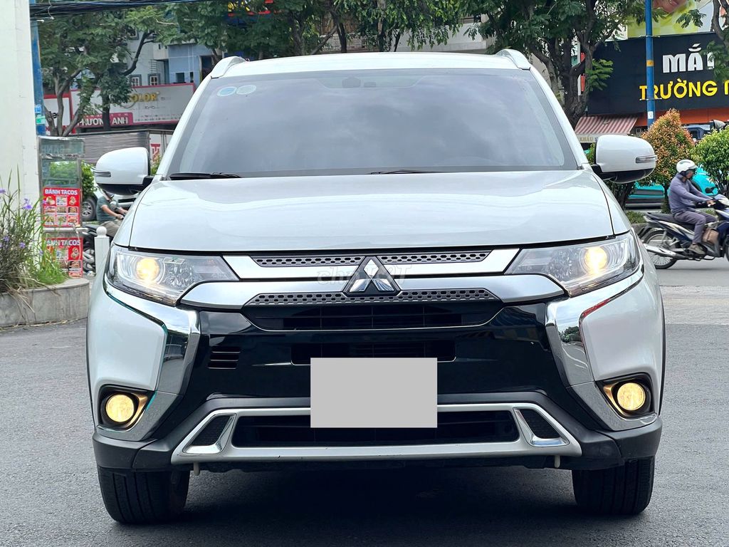 Outlander 2.0L CVT 2021 Xe Gia Đình - Giảm Mạnh. Mua bán Ô tô tại Quận Tân Phú Tp Hồ Chí Minh được đăng bởi Sinh Xe Cũ Mitsubishi Trường Chinh hình 3