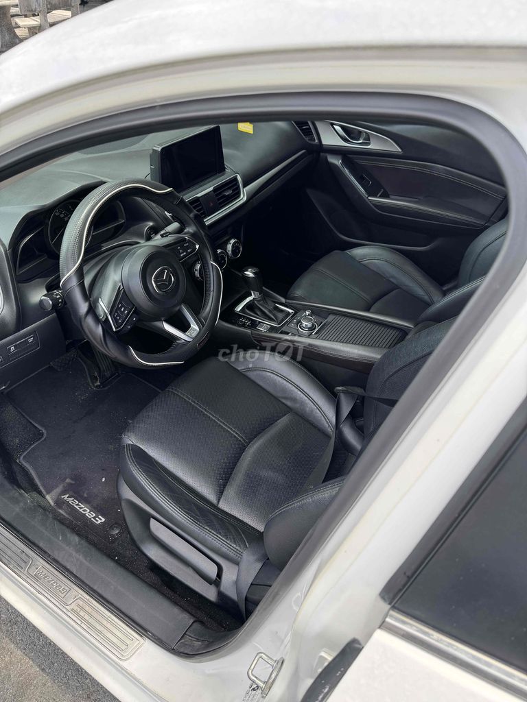 Mazda 3 2017 Белый Автомат