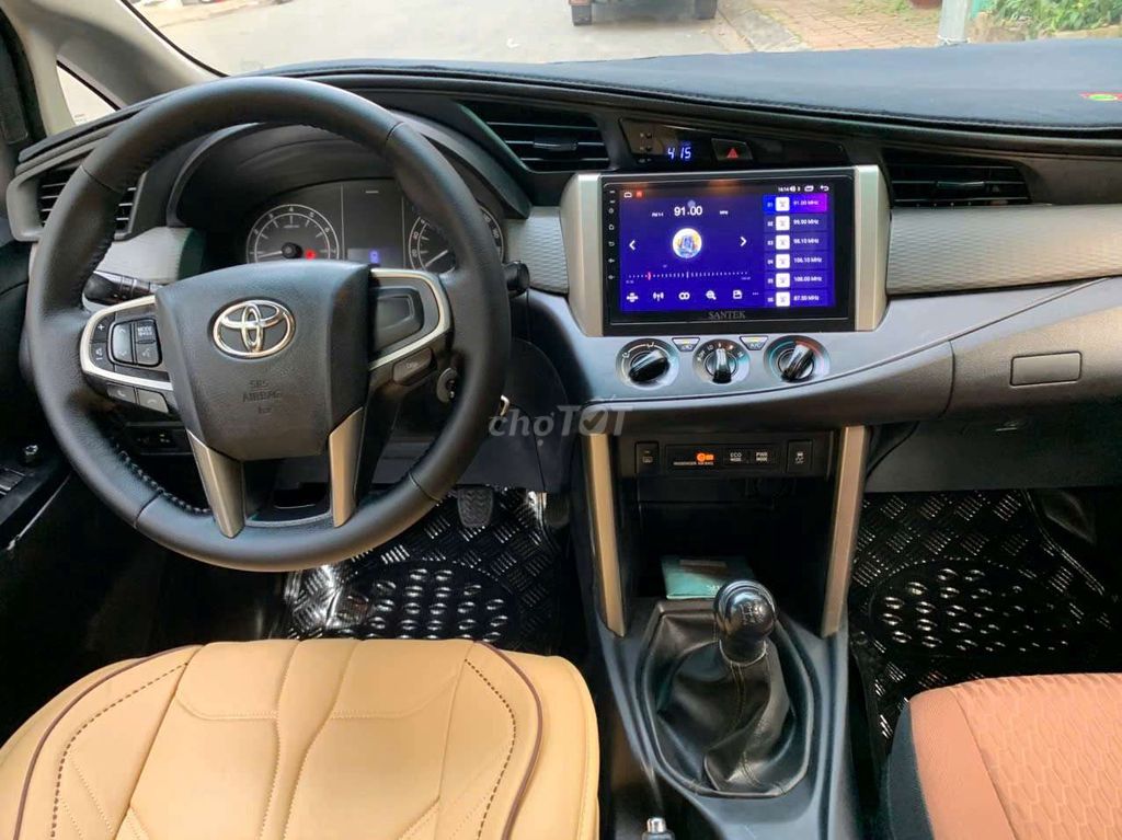 Gia đình bán xe Toyota Innova E SX 2019