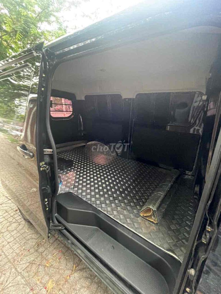 2025 - 9500 km. Mua bán Ô tô tại Quận 8 Tp Hồ Chí Minh được đăng bởi KEN hình 4