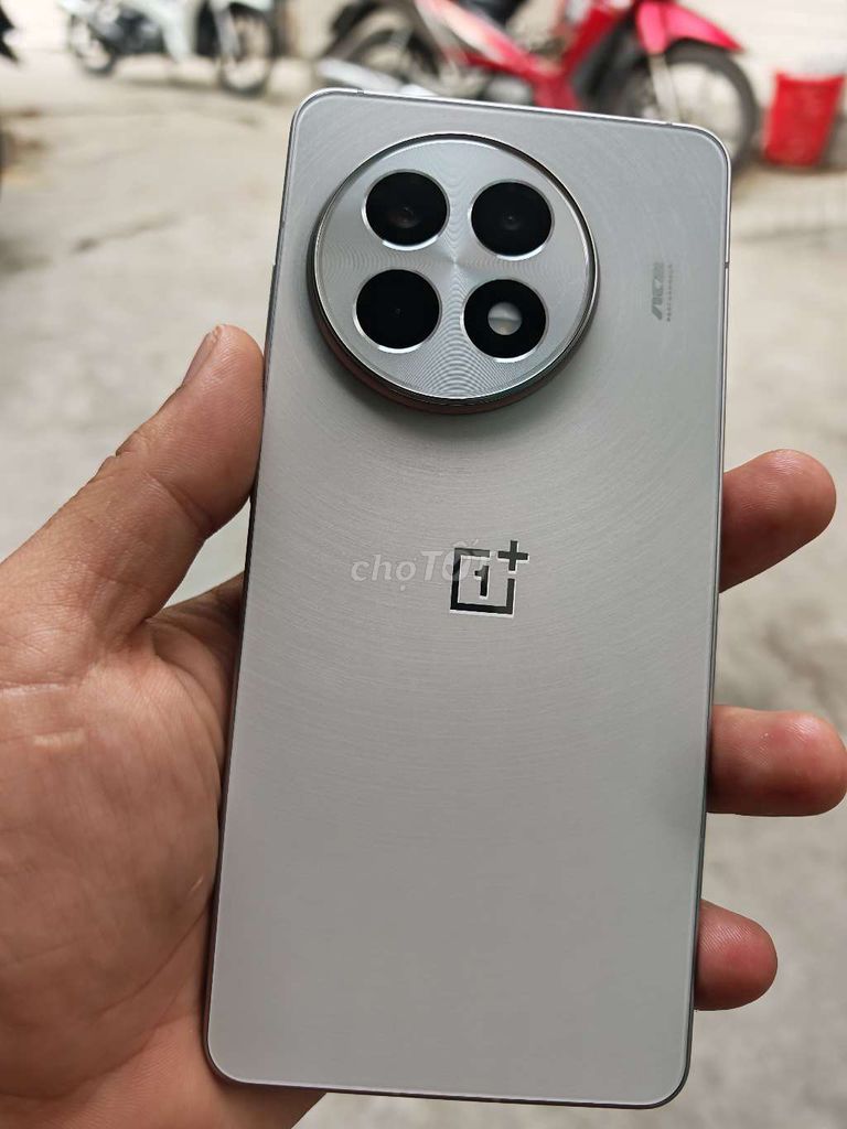 OnePlus Ace 5 Titan 256GB Bạc. Mua bán Điện thoại tại Thành phố Bến Tre Bến Tre được đăng bởi Lê Trường hình 1
