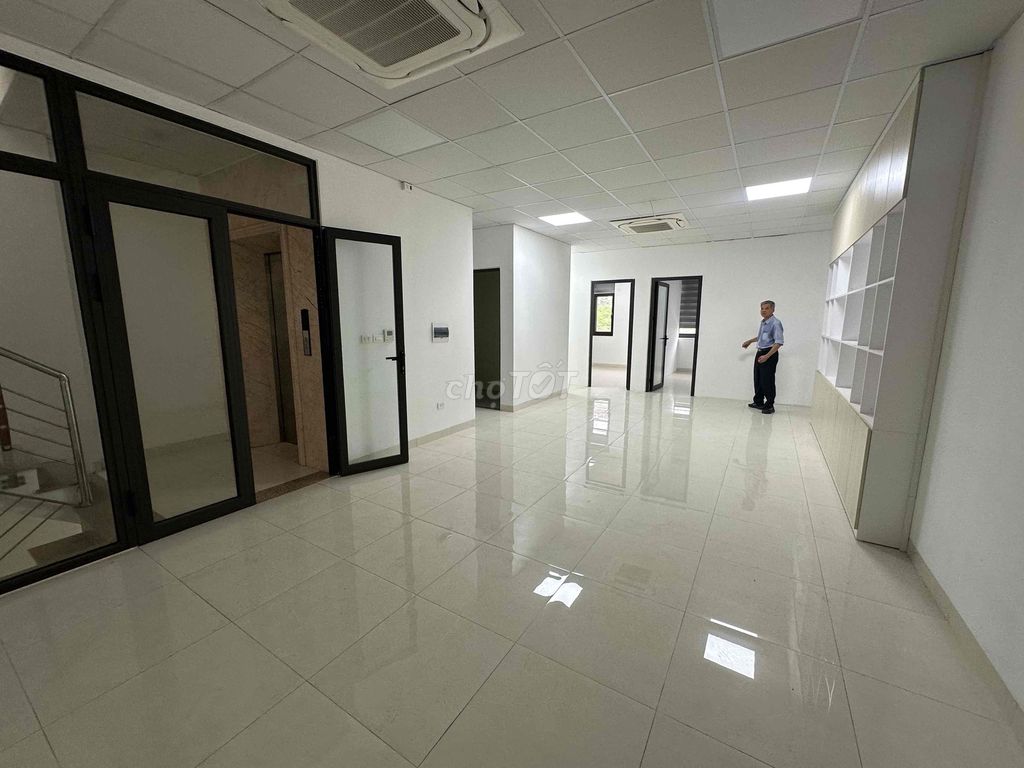 Nhà nguyên căn tại HimLam Vạn Phúc - Mặt đường Tố Hữu giá tốt