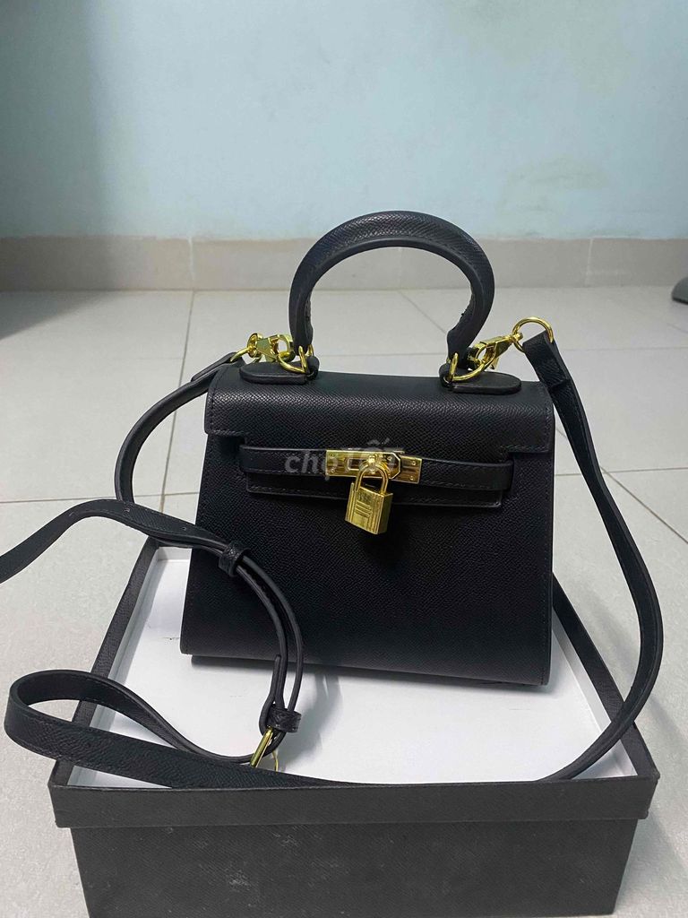 Túi xách Nữ Đen Thanh lịch. Mua bán Túi xách tại Thành phố Huế Thừa Thiên Huế được đăng bởi Ly hình 1