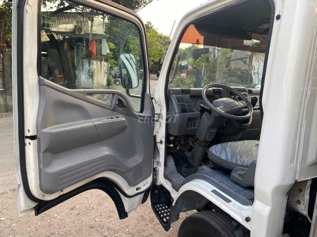 MlTSUBlSHl CANTER 2014 thùng kín dai 4m4 tải 1 t7. Mua bán Xe tải, xe ben tại Thành phố Thủ Đức Tp Hồ Chí Minh được đăng bởi tran Hong Thuy hình 5