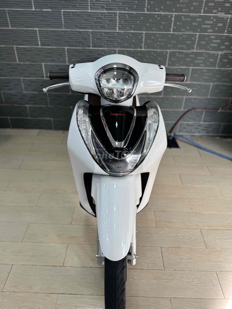 Honda SH Mode 2022 Trắng 20000 km. Mua bán Xe máy tại Quận Bình Thạnh Tp Hồ Chí Minh được đăng bởi kelwin hình 3