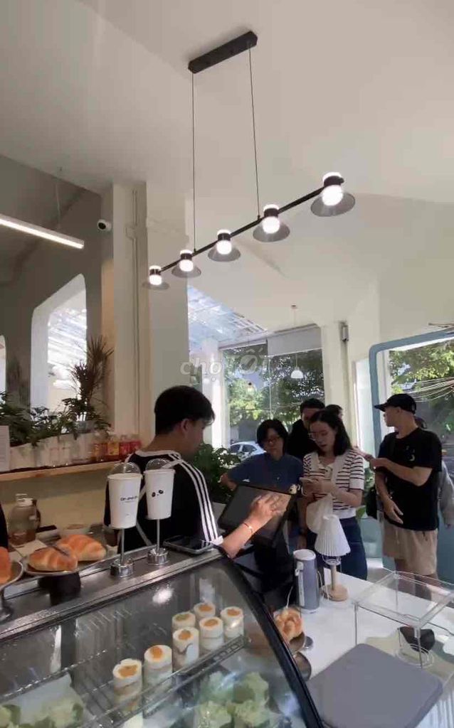 Sang quán Cafe 12x20 căn góc Đặng Thuỳ Trâm-Bình Thạnh,khu ĐH Văn Lang
