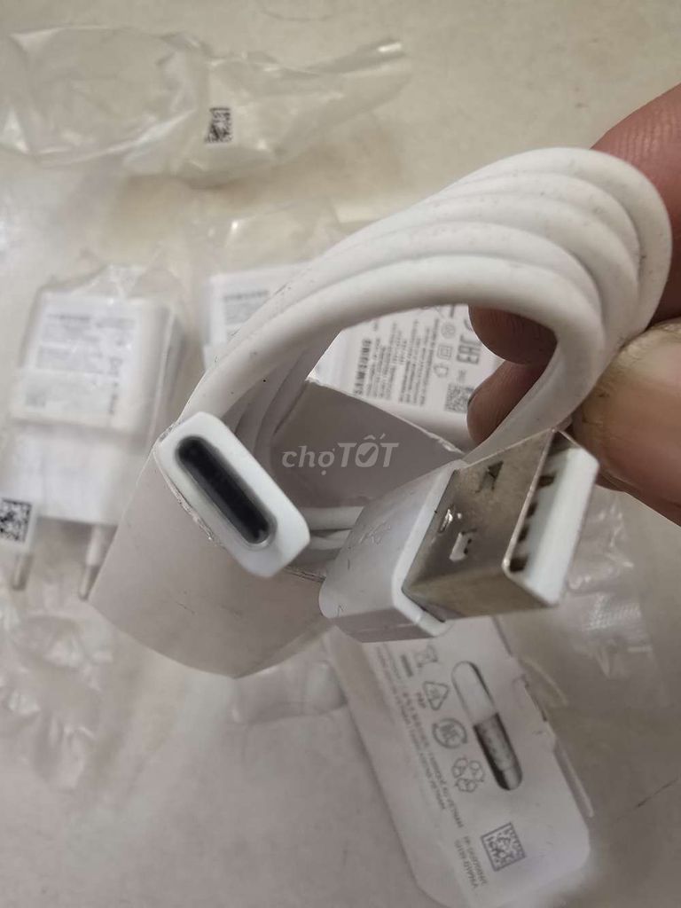 Sạc nhanh samsung 15w.. Mua bán Phụ kiện (Màn hình, Chuột...) tại Quận Tân Phú Tp Hồ Chí Minh được đăng bởi Tuấn hình 4