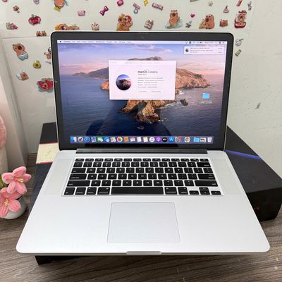 Apple MacBook Pro 15 inch i7 16GB/256GB