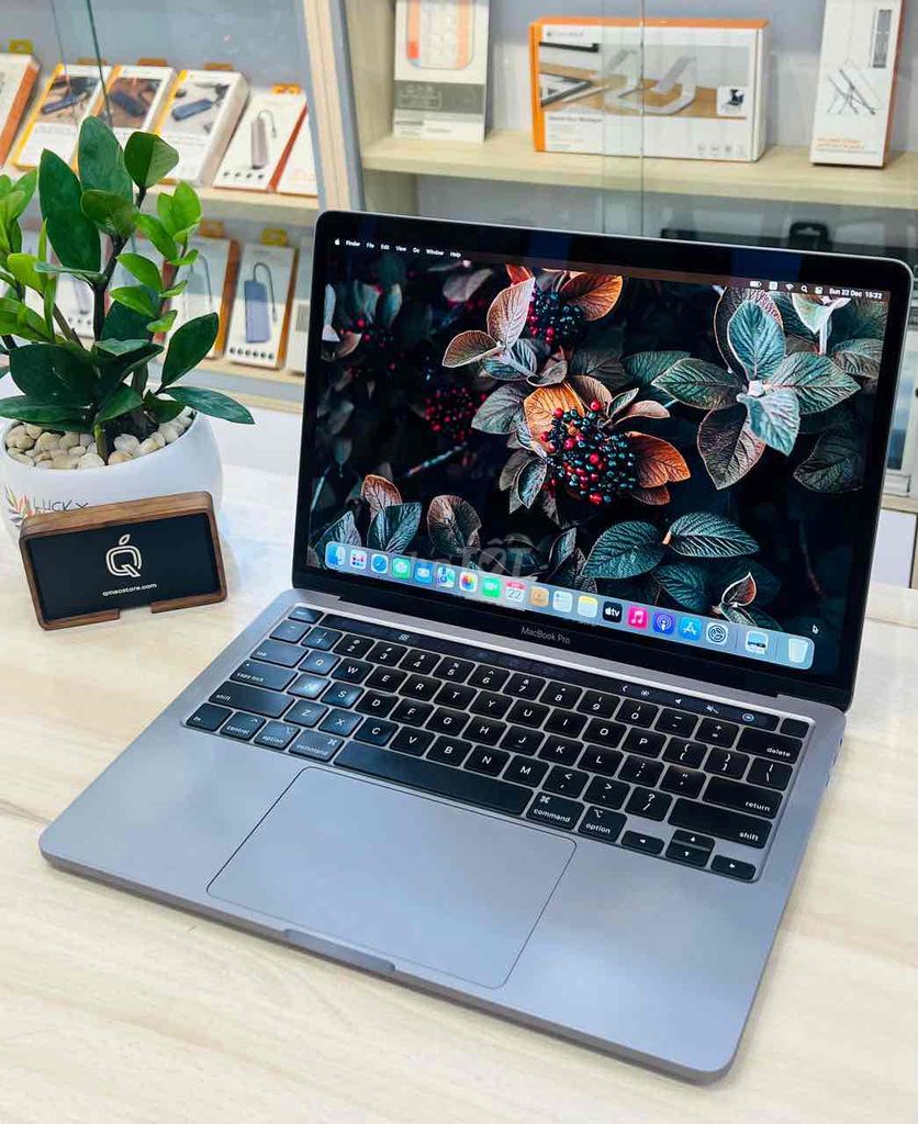 MacBook Pro 13" 2020 Space Gray đẹp 99%