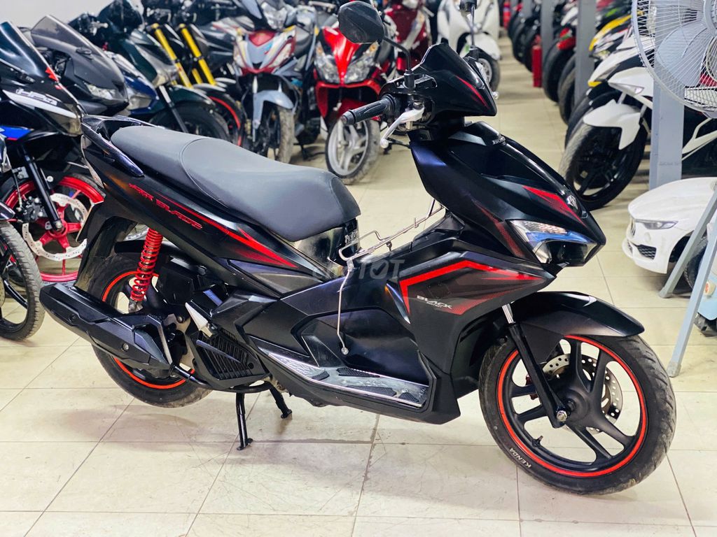 XE MÁY THỊNH PHÁT - AIR BLADE125 ĐEN NHÁM ĐỜI CHÓT. Mua bán Xe máy tại Quận Bắc Từ Liêm Hà Nội được đăng bởi XE MÁY THỊNH PHÁT XE LƯỚT GIÁ RẺ hình 3