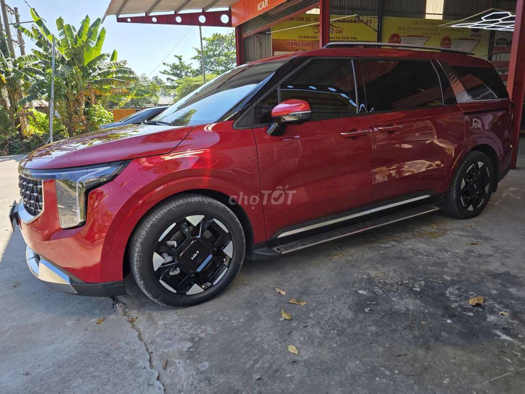 Kia Carnival 2024 Signature 2.2D,màu đỏ,26.000 km. Mua bán Ô tô tại Quận Bình Tân Tp Hồ Chí Minh được đăng bởi Son Do hình 3