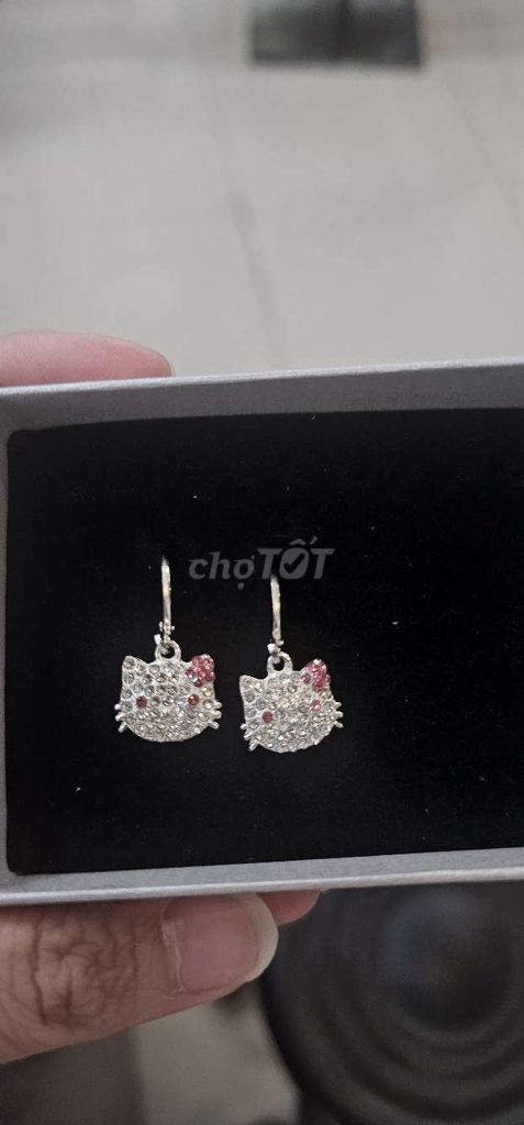 Bông tai Bạc Nữ Hello Kitty Bạc. Mua bán Phụ kiện thời trang khác tại Quận Hà Đông Hà Nội được đăng bởi Lung linh hình 1