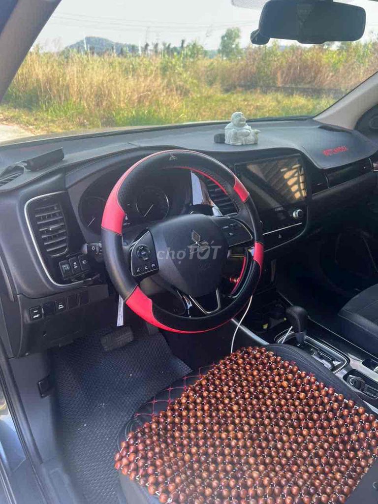 Mitsubishi Outlander 2023 2.0 CVT - 23000 km. Mua bán Ô tô tại Thành phố Phú Quốc Kiên Giang được đăng bởi Pham Thuỷ hình 5