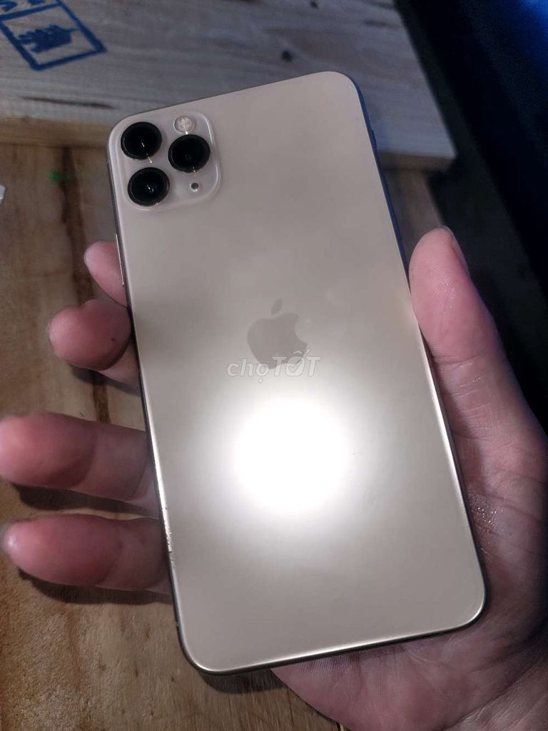 Apple iPhone 11 Pro Max Vàng. Mua bán Điện thoại tại Thị xã Bến Cát Bình Dương được đăng bởi Nguyễn Khả hình 1