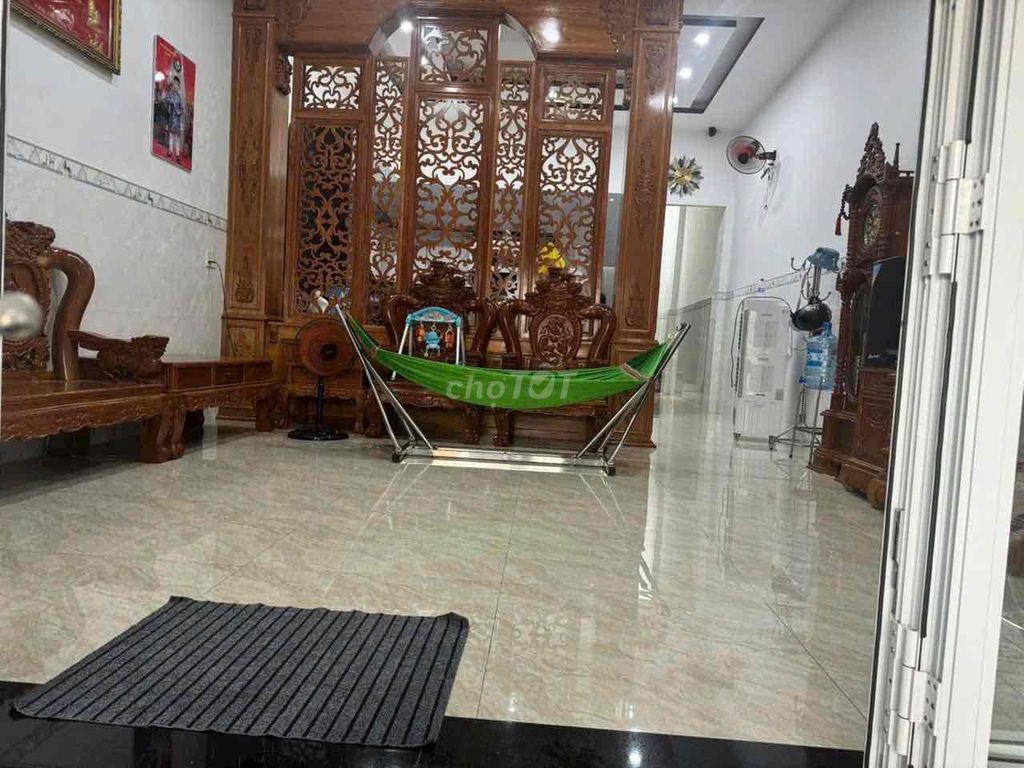 NHÀ CẤP 4 CÒN MỚI TINH DIỆN TÍCH 5 * 21 THỔ CƯ 100%