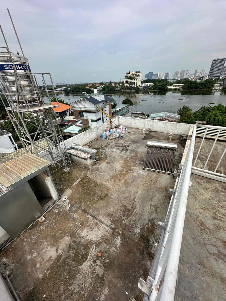 Cho Thuê Rooftop Ven Sông  - lầu 5 - thang máy