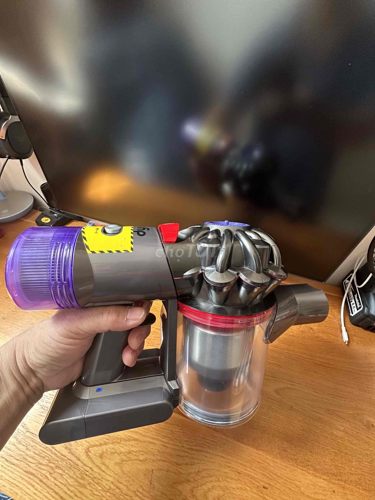 Máy hút bụi dyson V7. Mua bán Nội thất, đồ gia dụng khác tại Quận Tân Phú Tp Hồ Chí Minh được đăng bởi Hàng bãi Nhật giá gốc hình 1