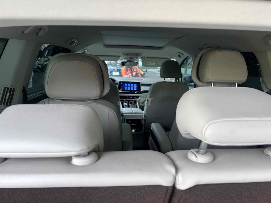 Volkswagen Viloran Luxury 2024 30.000km Nâu. Mua bán Ô tô tại Quận 5 Tp Hồ Chí Minh được đăng bởi Kim Loan Volkswagen Golden  hình 4