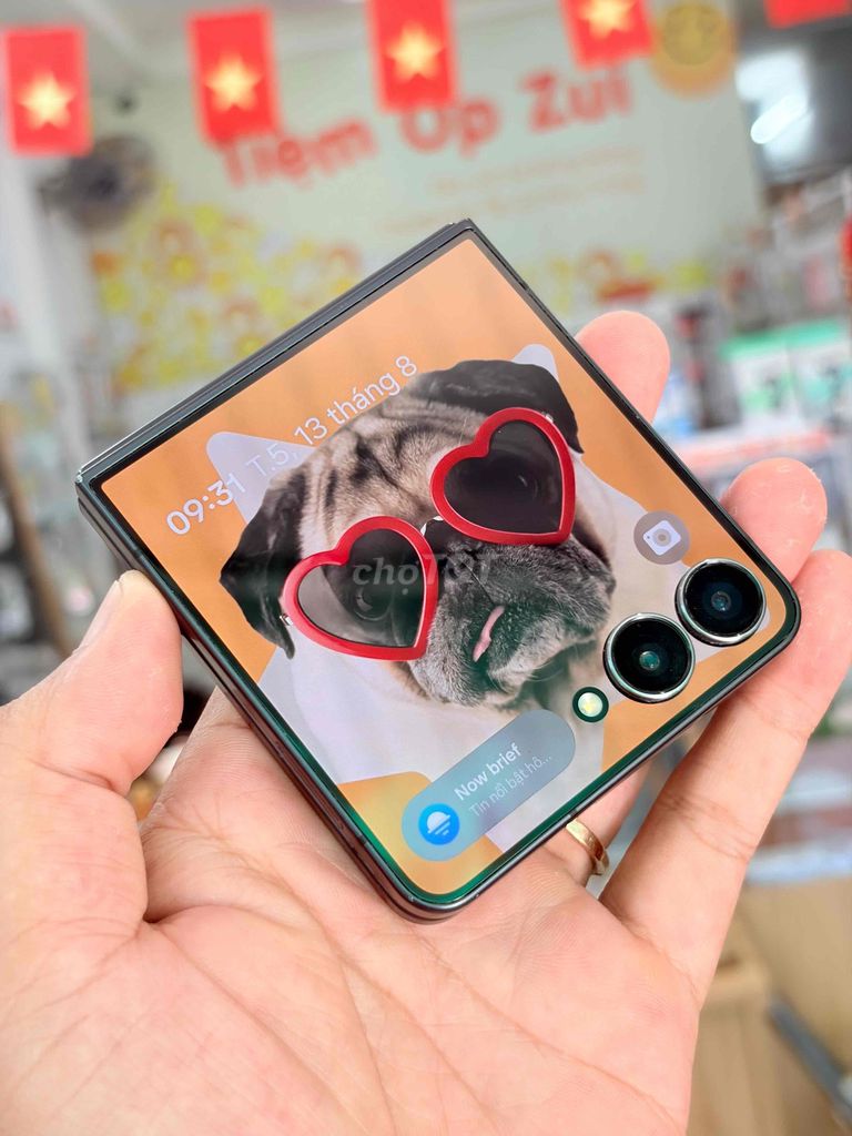 Samsung Z Flip 7: Siêu phẩm siu đẹp - Ram 12/256gb. Mua bán Điện thoại tại Thành phố Nha Trang Khánh Hòa được đăng bởi Nguyên hình 1