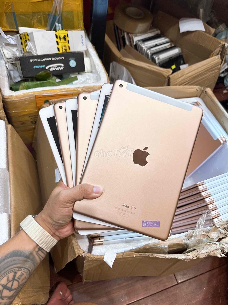 箱あり オリジナル画面割れ iPad 6 128gb WiFi 箱あり オリジナル画面割れ iPad 6 128gb WiFi