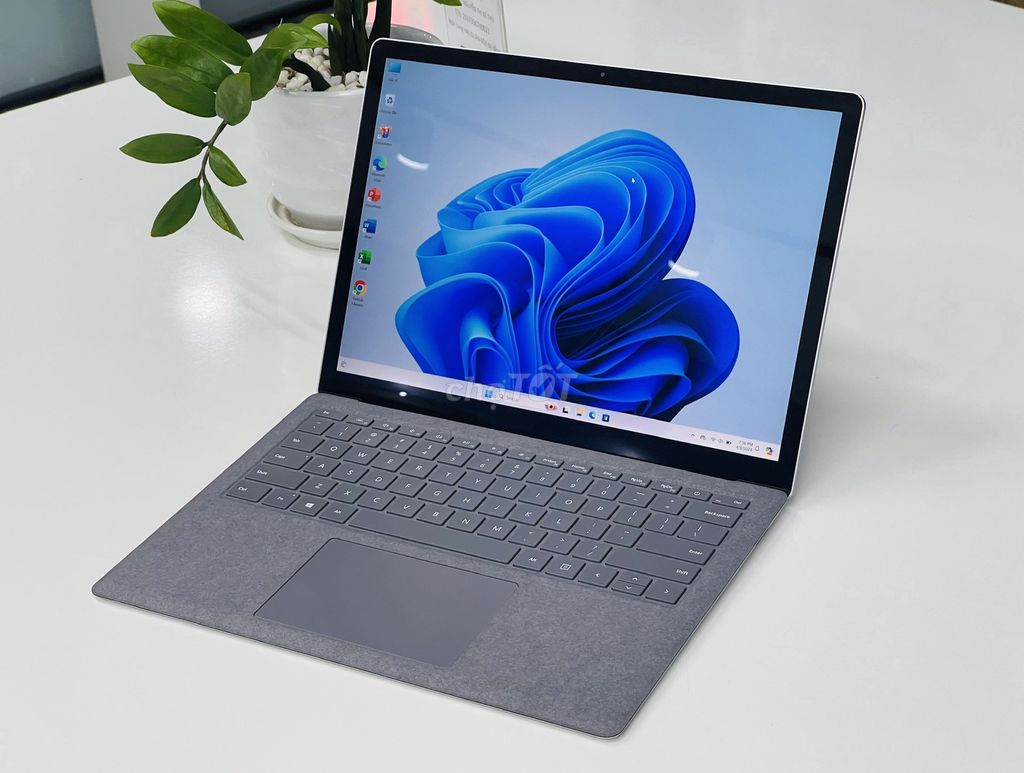Surface Laptop 4 - Mỏng Nhẹ, Màn sắc nét, Cảm Ứng