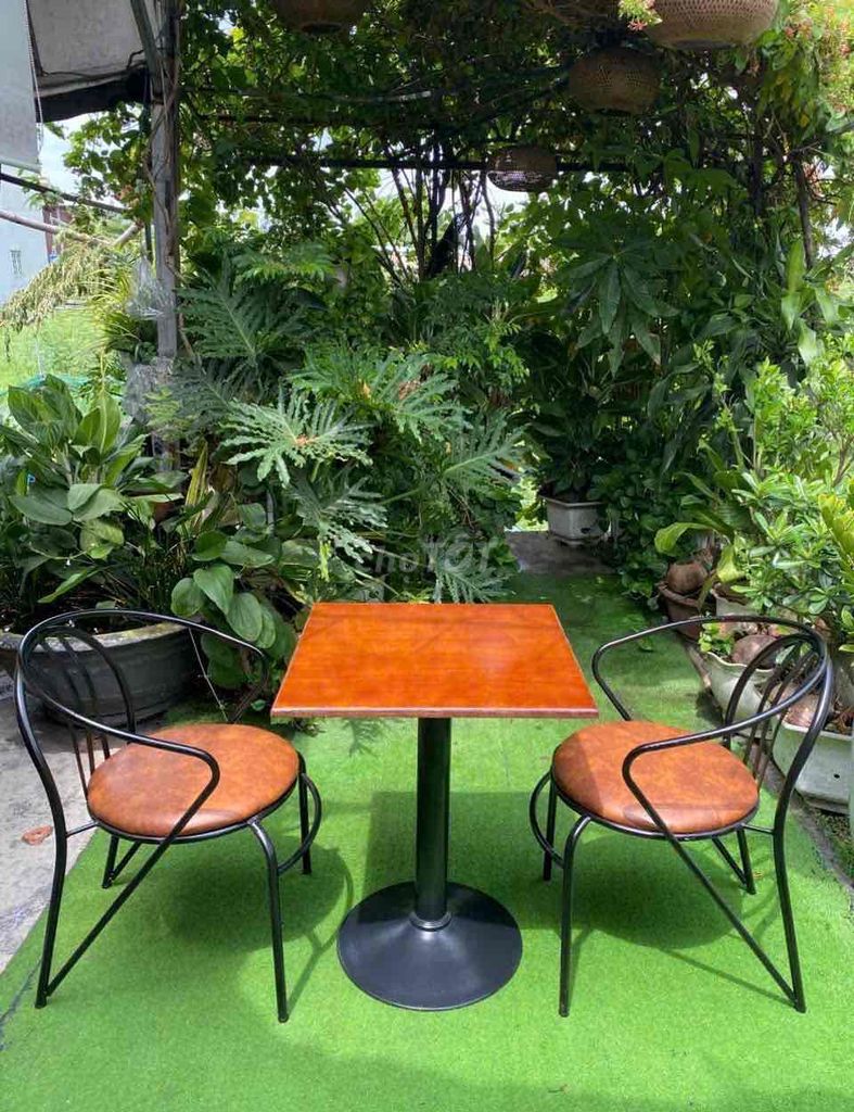 Mình cần thanh lý 2 bộ bàn ghế caffe 🍀🌈. Mua bán Bàn ghế tại Huyện Bình Chánh Tp Hồ Chí Minh được đăng bởi Nhật Anh hình 1