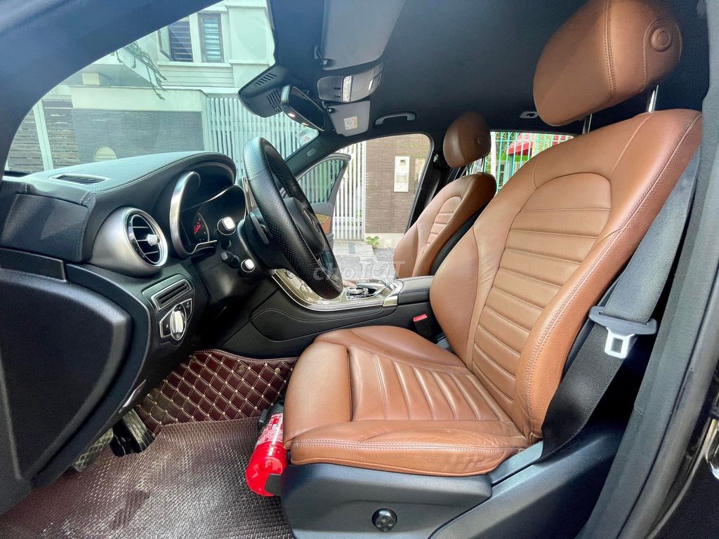 Mercedes Benz GLC 2018 250 4MATIC - 53,000 Miles.. Mua bán Ô tô tại Thành phố Thủ Đức Tp Hồ Chí Minh được đăng bởi Đức Tứ Bánh hình 14
