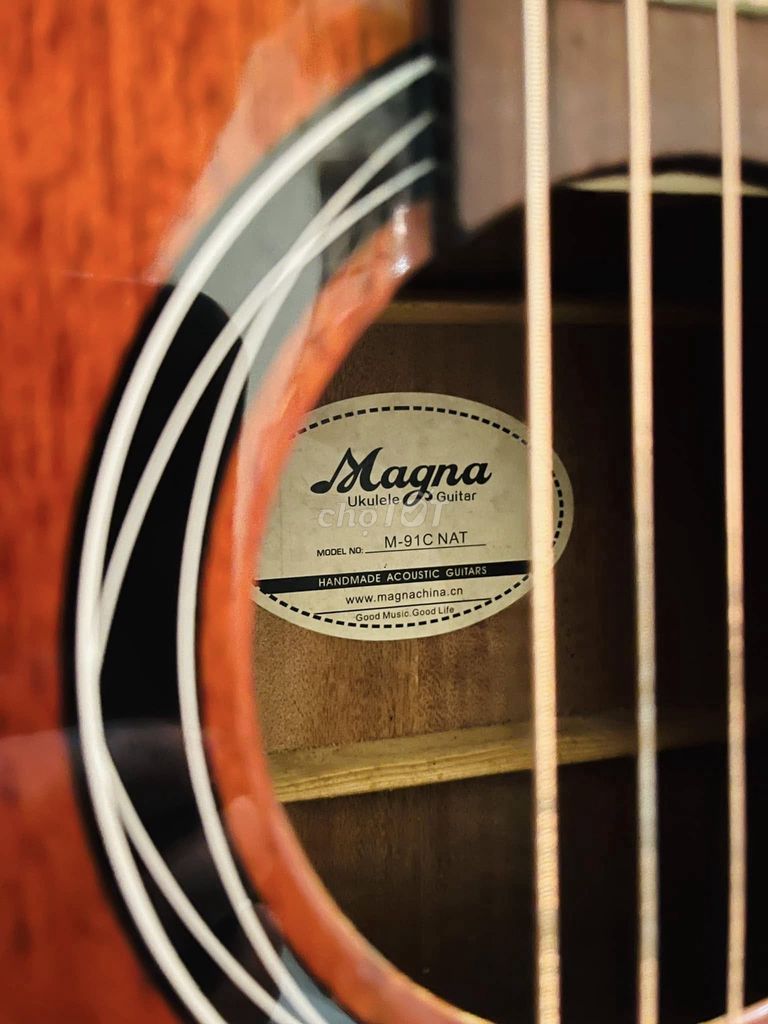 Guitar Magna M91C-NAT like new đã gắn EQ