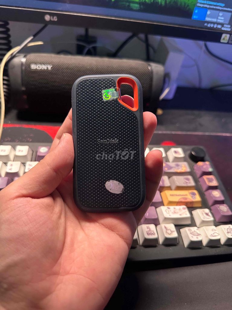 Ổ cứng SSD SanDisk Extreme Portable 2TB Đen. Mua bán Linh kiện (RAM, Card...) tại Quận Cẩm Lệ Đà Nẵng được đăng bởi Luận hình 1
